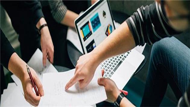 قیمت طراحی لوگو توسط فریلنسرهای نیمه‌حرفه‌ای