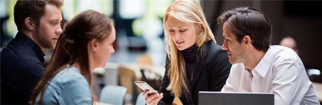 مشتریان و درآمد پایدار