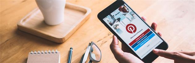 بررسی تاریخچه لوگوی Pinterest