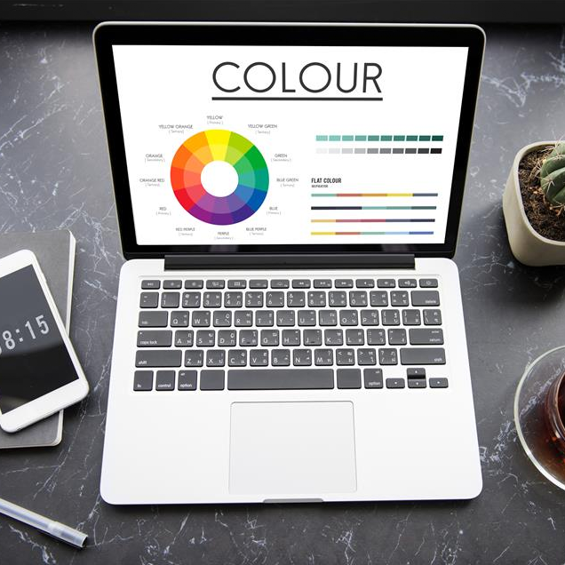 بررسی نقش روانشناسی رنگ‌ها در طراحی هویت بصری