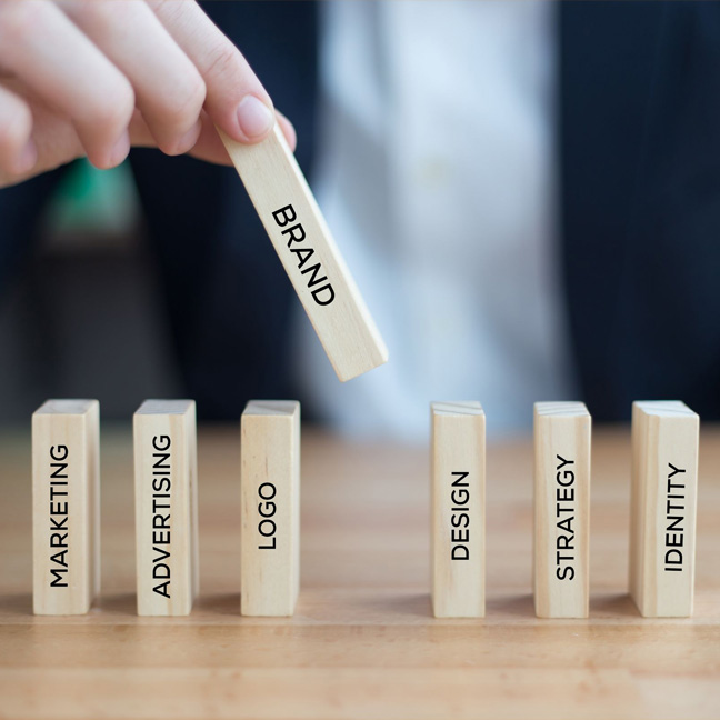 چطور یک برند حرفه‌ای بسازیم؟ راهنمای جامع برندسازی برای کسب‌وکار